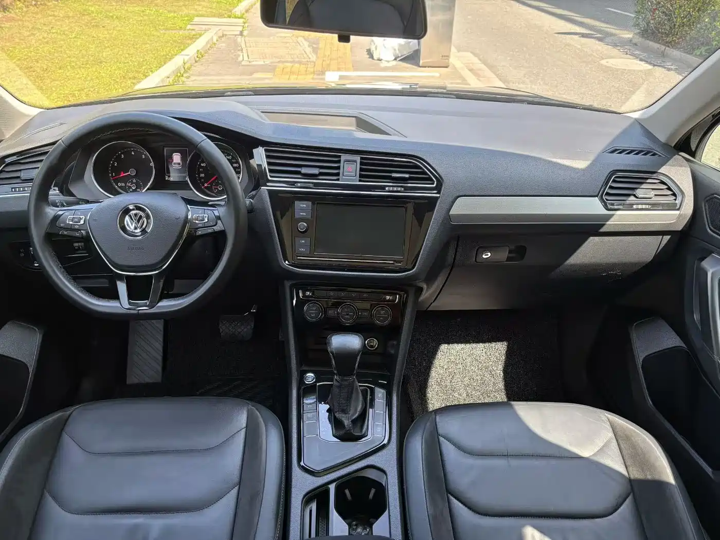 Volkswagen Tiguan L 2019 330TSI Automatic 2WD Panorama Comfort Edition China VI фото 6