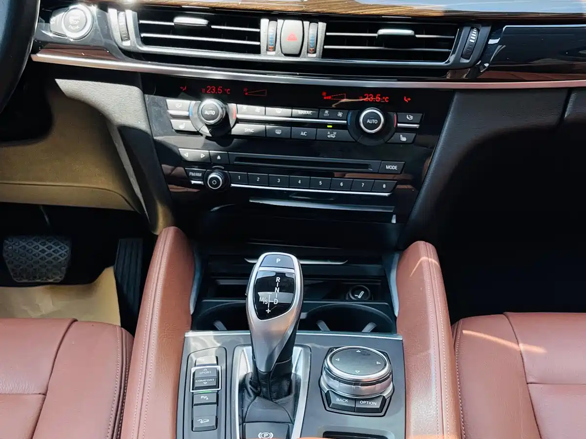 BMW X6 2015 xDrive35i Leading Type фото 15