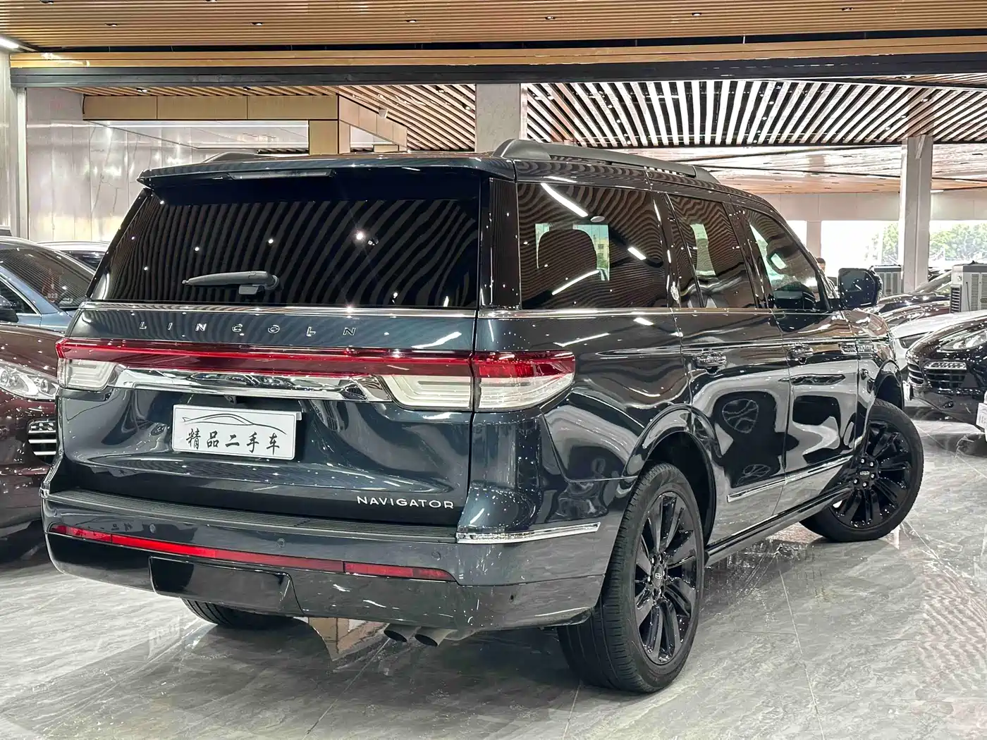 Lincoln Navigator 2022 3.5T Centennial Limited Edition фото 6