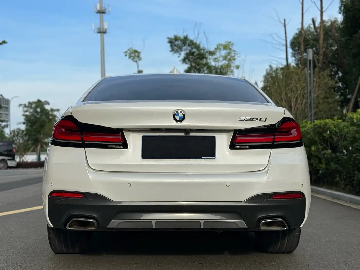 BMW 5 Series 2023 530Li Premium M Sport Package фото 10