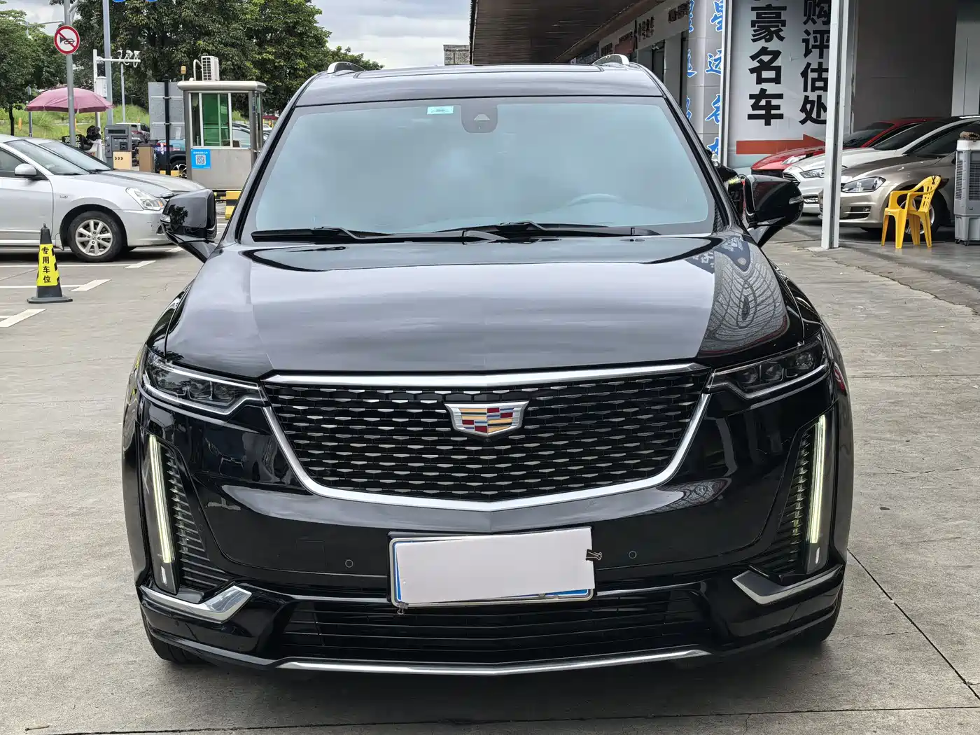 Cadillac XT6 2022 2.0T 6-Seater AWD Luxury Standard Edition фото 2