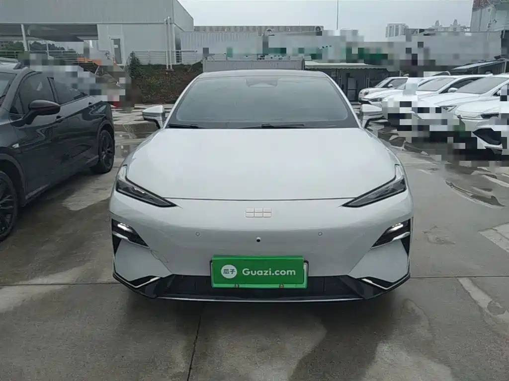 Geely Galaxy Galaxy E8 2025 700km Long Voyage Smart Drive Edition фото 3