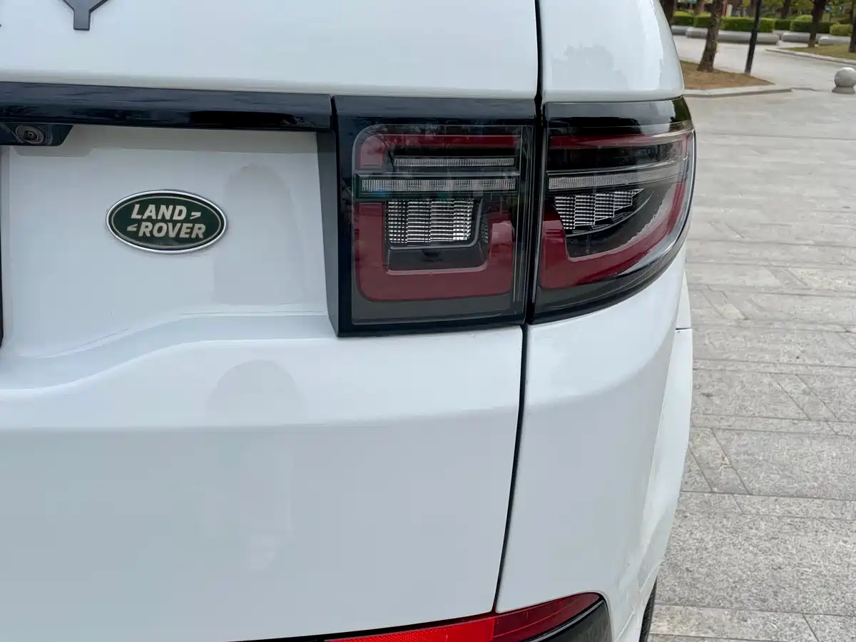 LAND ROVER DISCOVER SPORTS