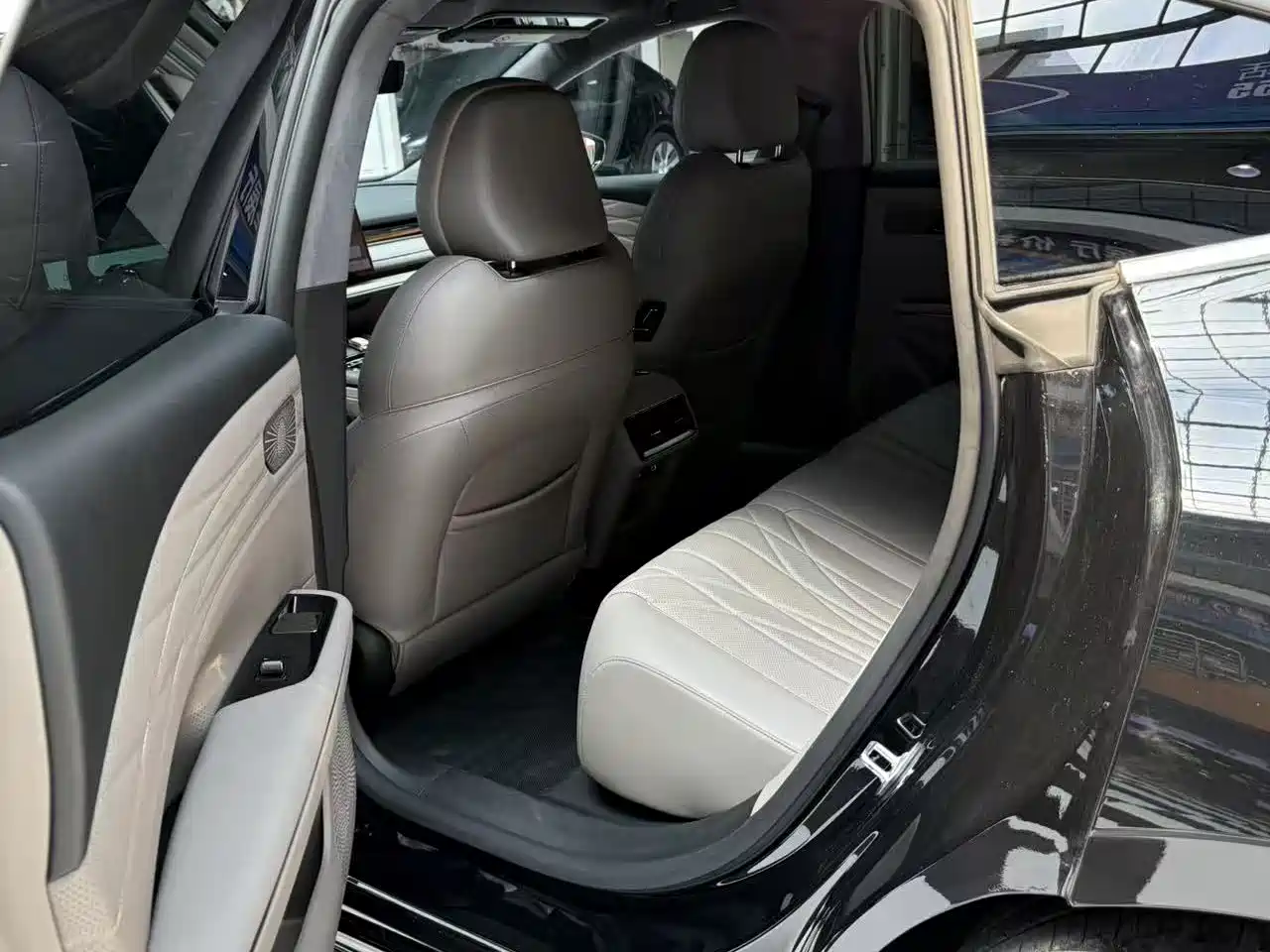 Geely Galaxy Galaxy Xingyao 8 2025 130km EM-P Starship Edition фото 9