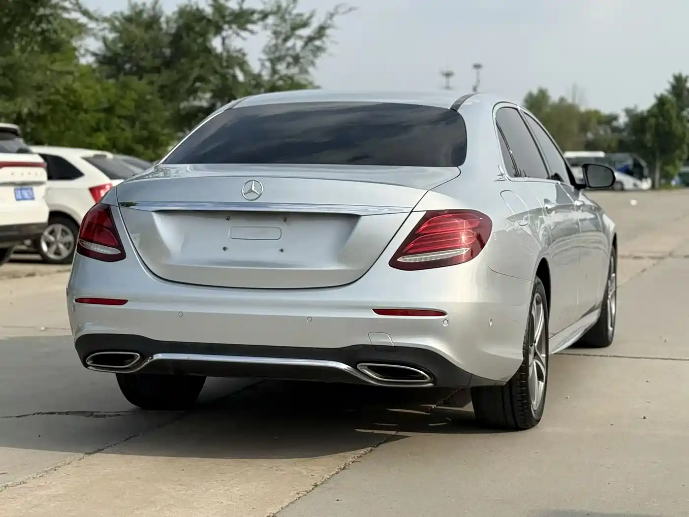 Mercedes-Benz E-Class 2016 E 200 L Sport Type фото 13
