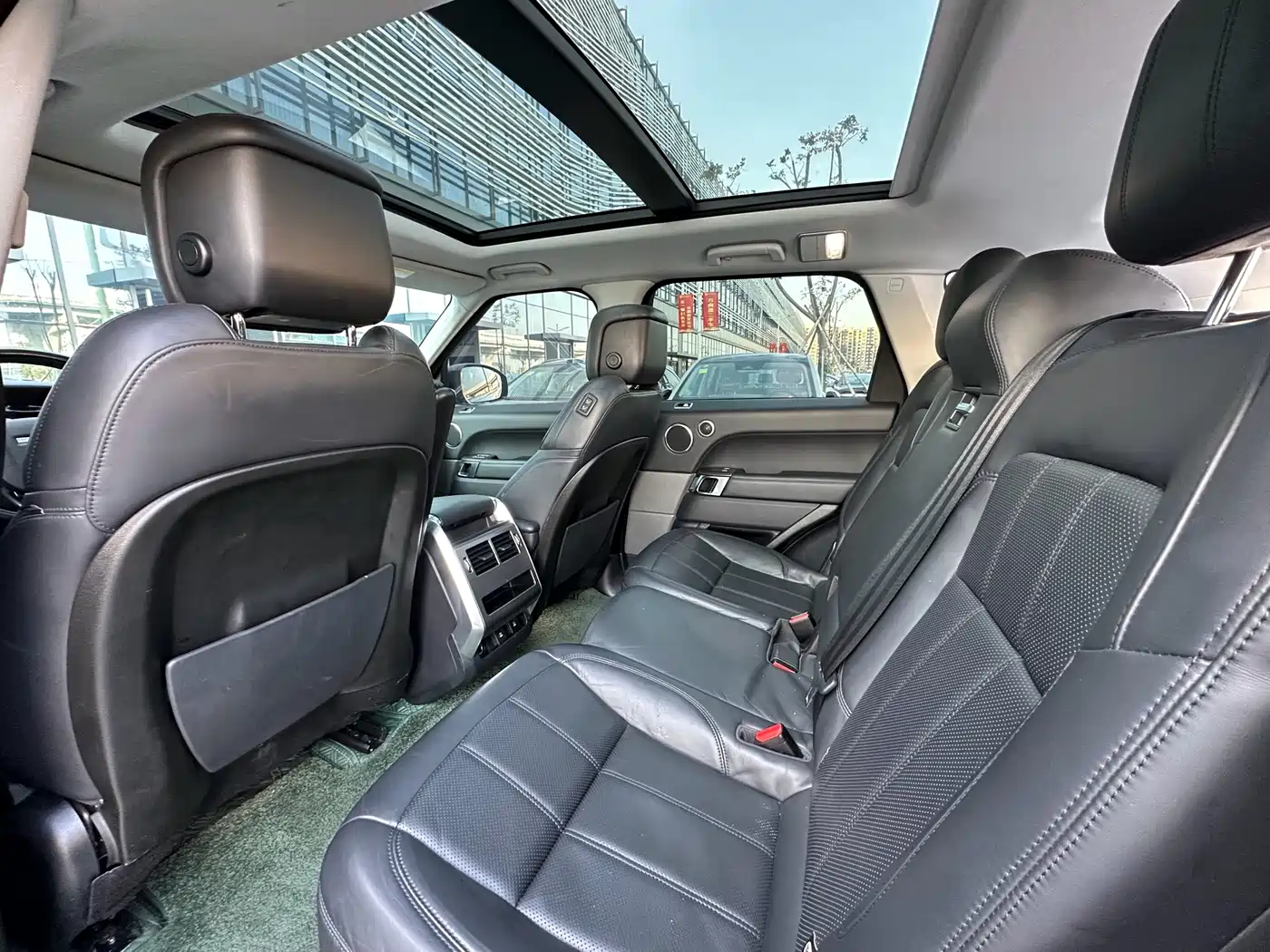 Land Rover Range Rover Sport 2019 3.0 SC V6 Special Edition фото 8