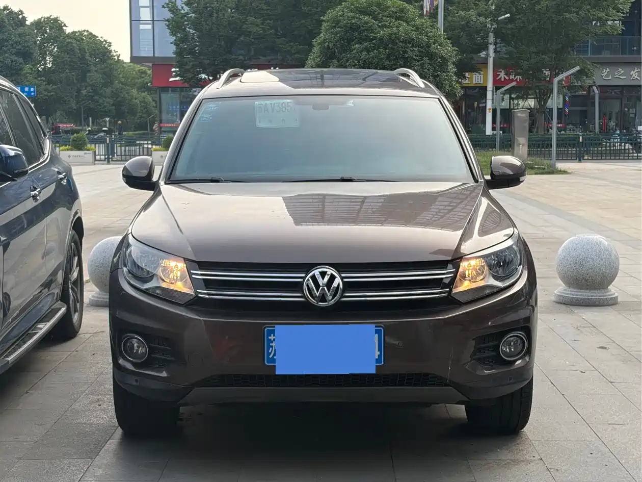 Volkswagen Tiguan 2012 2.0TSI Comfort фото 2