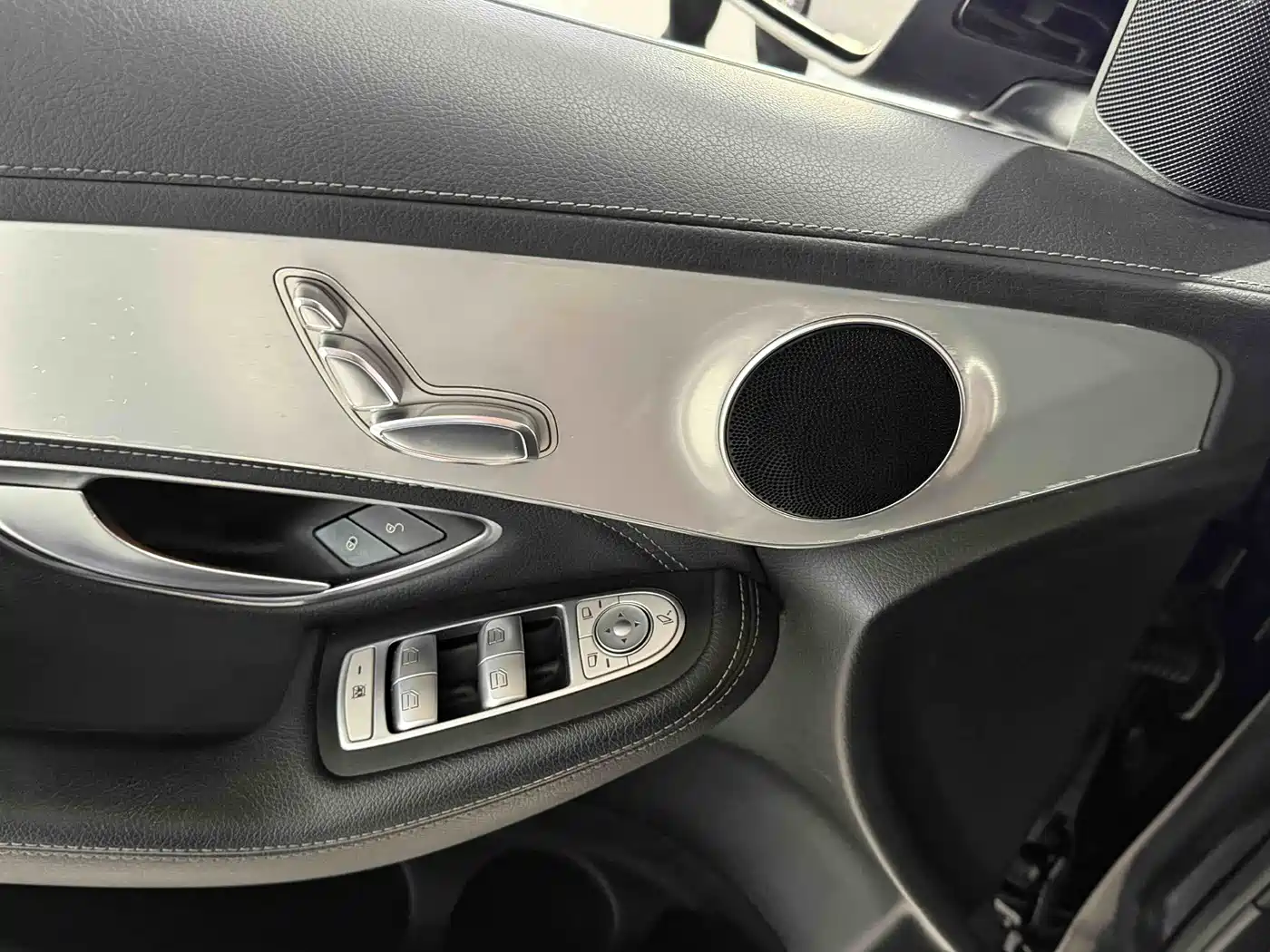 Mercedes-Benz GLC 2016 GLC 200 4MATIC фото 11