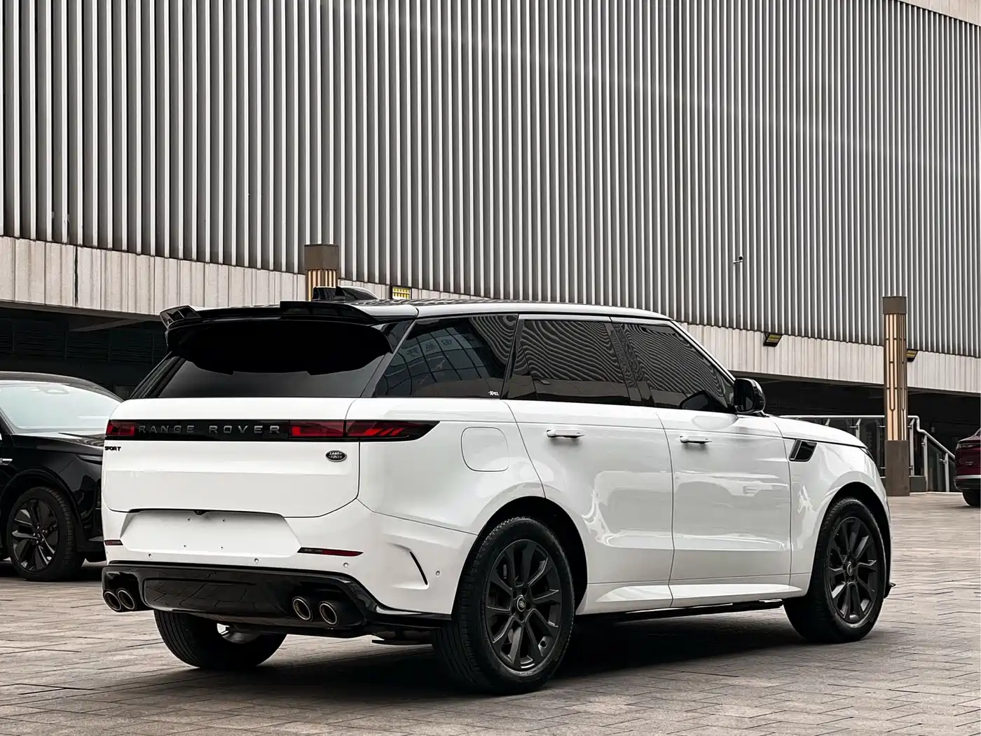 Land Rover Range Rover Sport 2023 400PS Dynamic SE фото 3