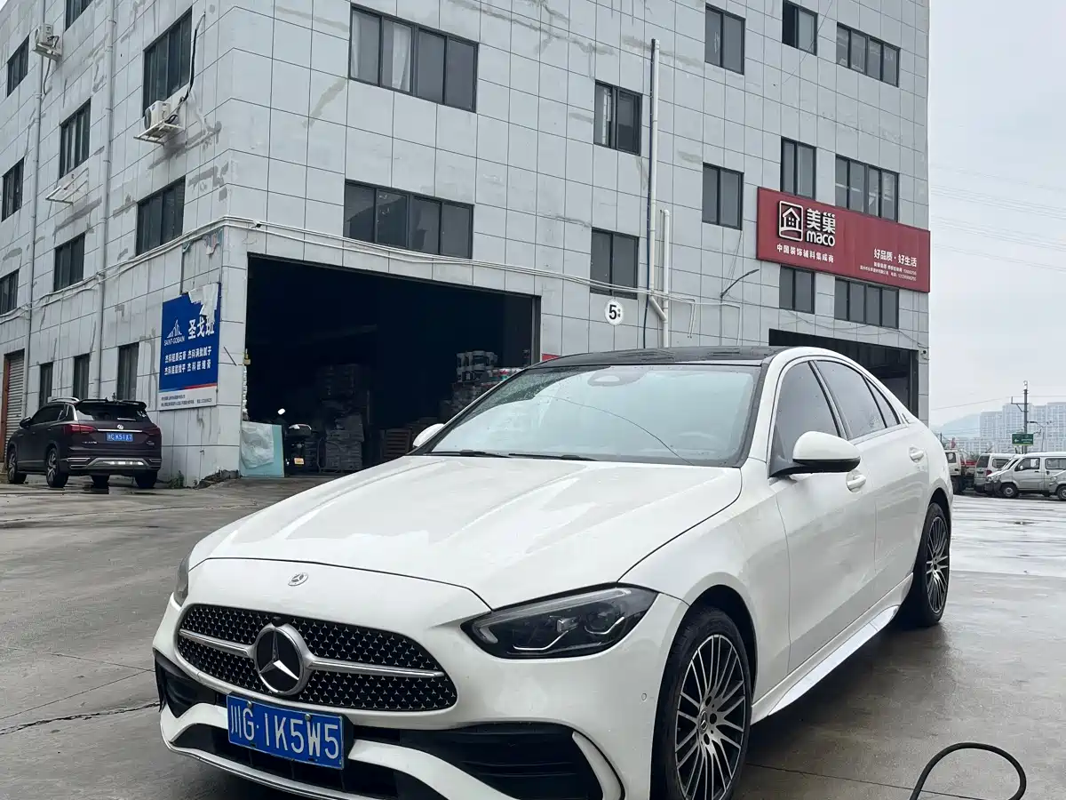 MERCEDES-BENZ CLASS C 2023