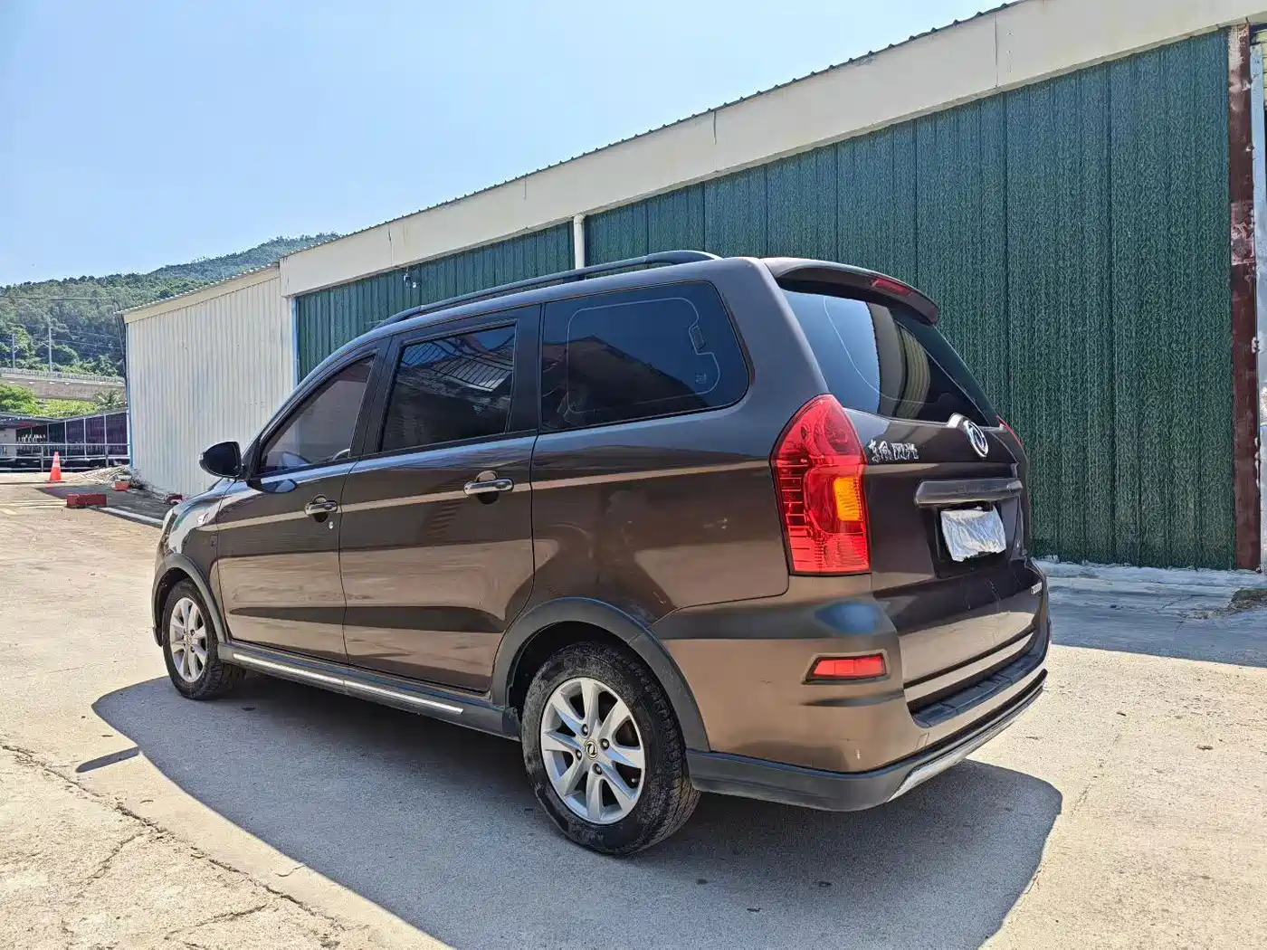 Dongfeng Fengguang Fengguang 330 2015 2014 1.5L Manual Standard DK15-02