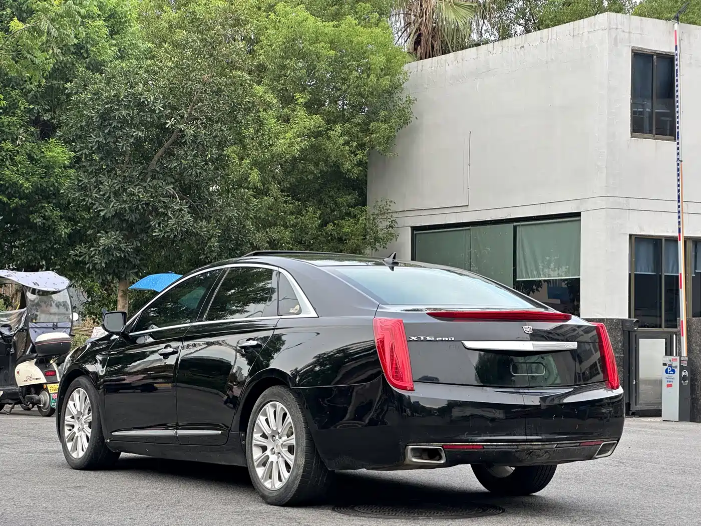Cadillac XTS 2016 2015 28T Comfort