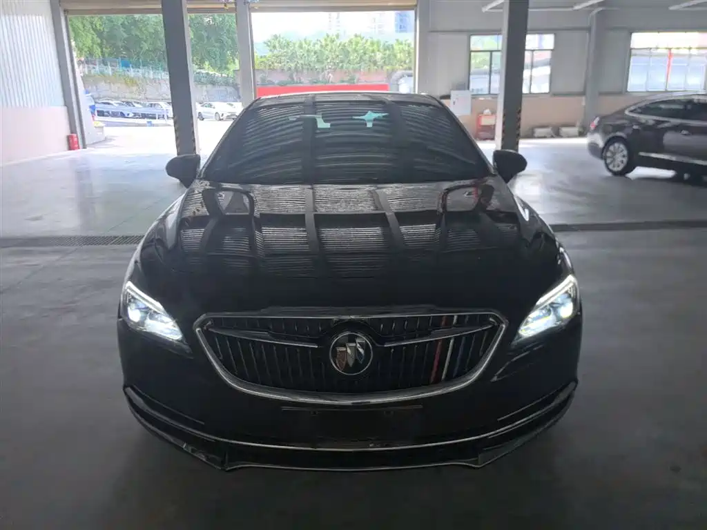 Buick LaCrosse 2018 Model 28T Luxury Edition фото 3