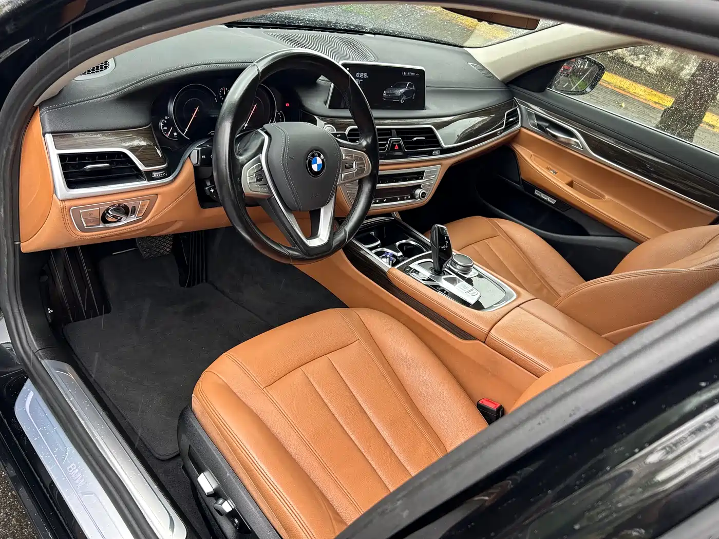 BMW 7 Series 2016 730Li Leading фото 5
