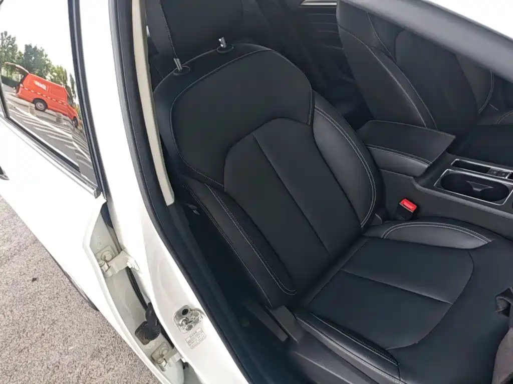 Roewe i6 2019 2020 PLUS 1.6L CVT 4G Connected Glory Flagship Edition
