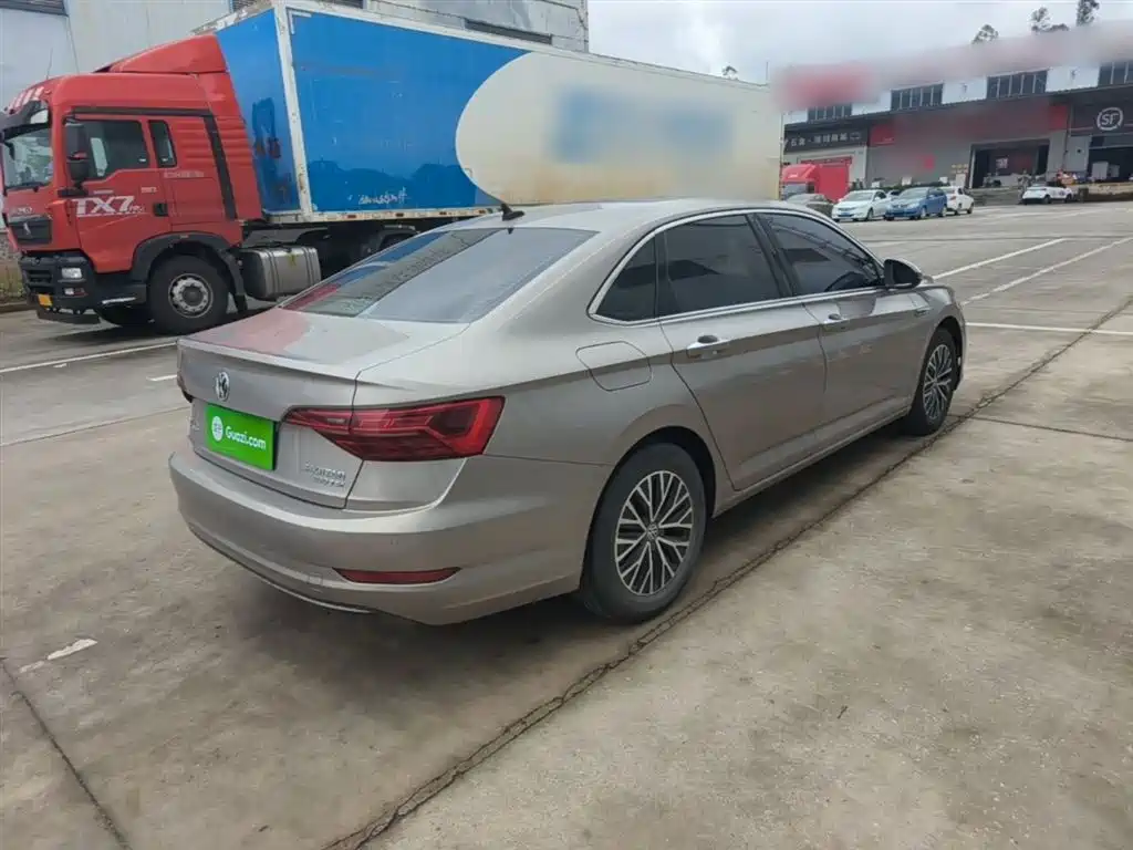 VOLKSWAGEN SAGITAR