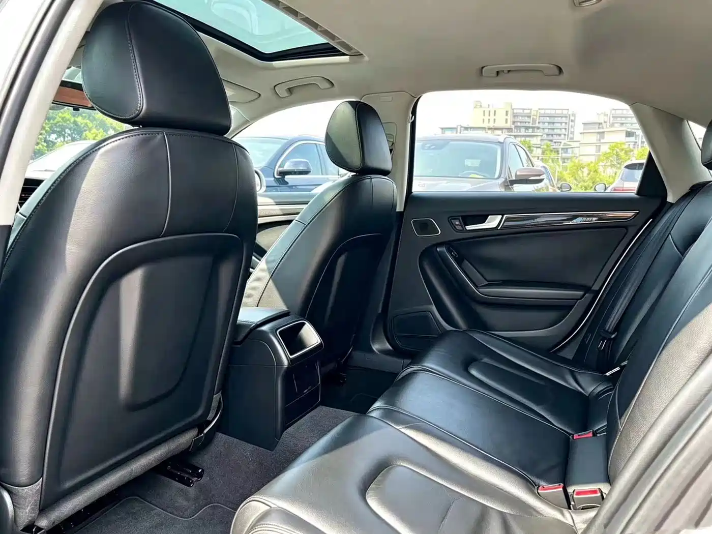 Audi A4L 2013 35 TFSI Automatic Comfort фото 10