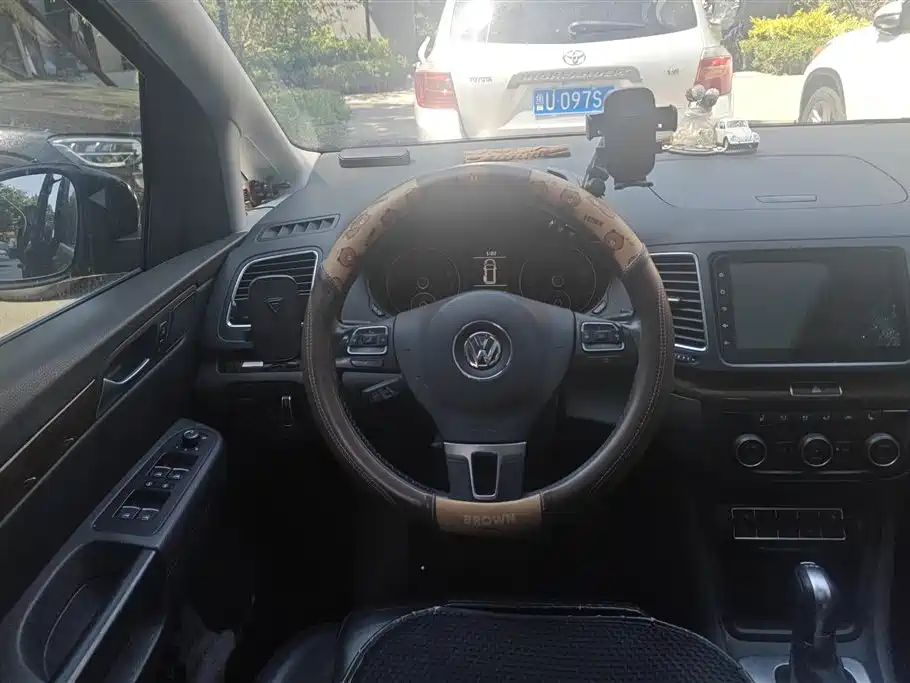 Volkswagen Sharan 2015 1.8TSI Comfort фото 15