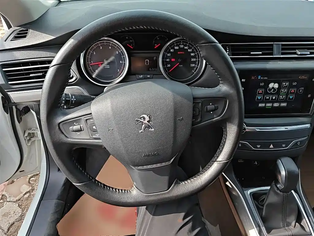 Peugeot 408 2016 1.6T Automatic Luxury Edition фото 11