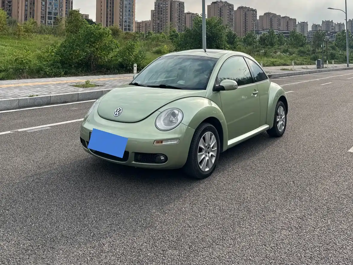 Volkswagen Beetle 2010 Model 2.0 BlackOrange Luxury Edition