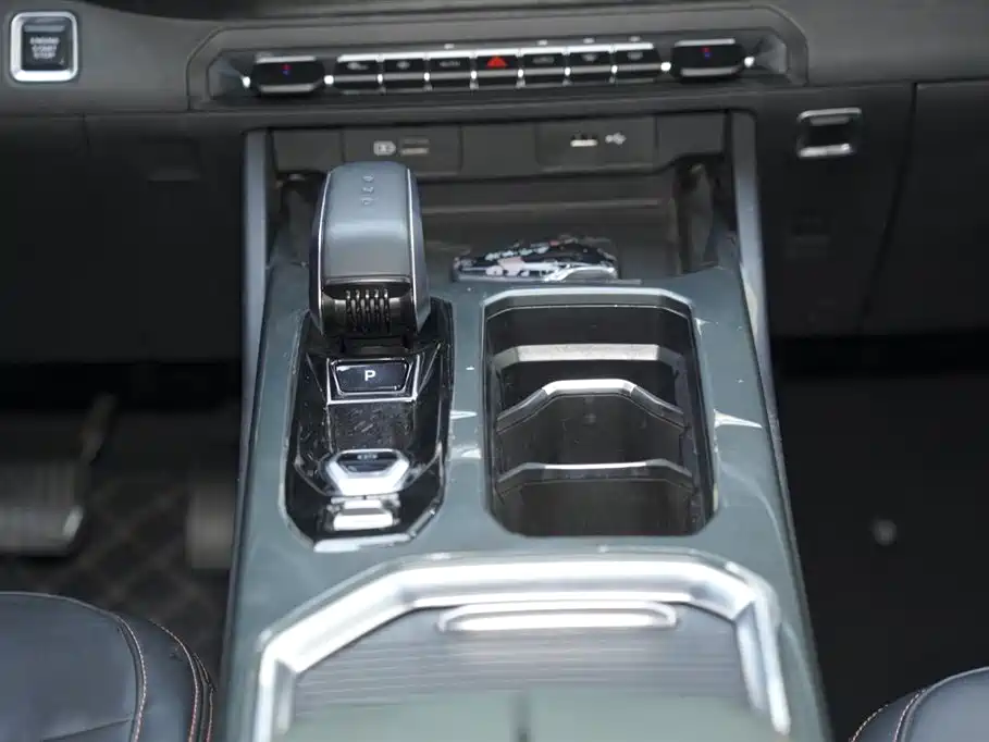 Geely Haoyue L 2024 2023 Model 2.0T DCT Luxury