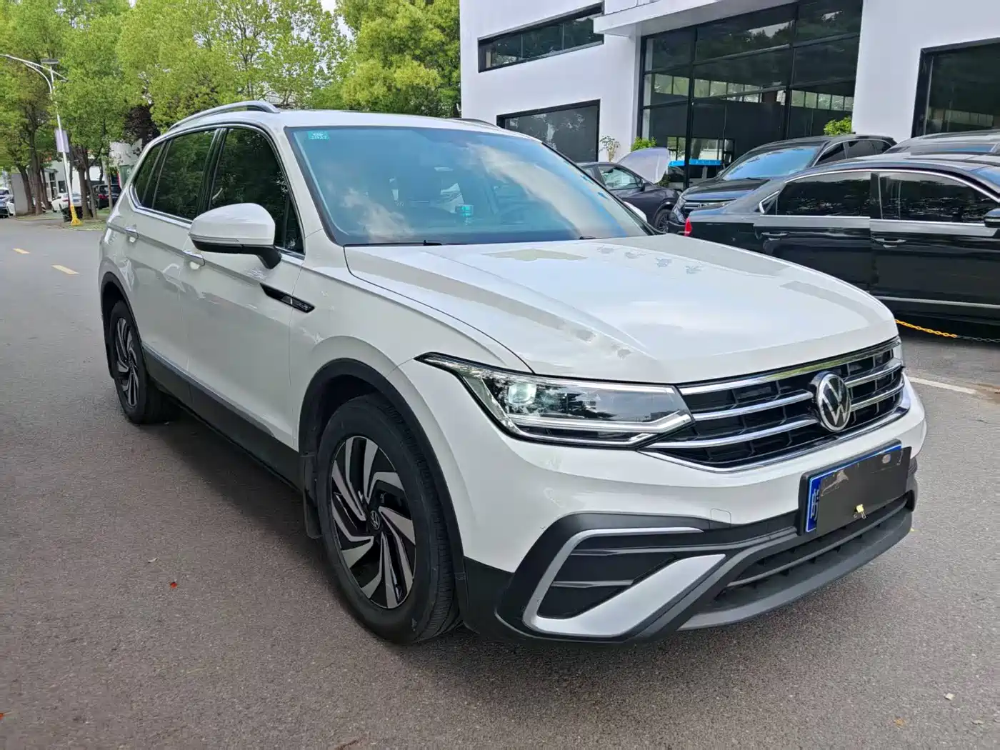 Volkswagen Tiguan L 2022 330TSI Automatic 2WD Smart Edition фото 3