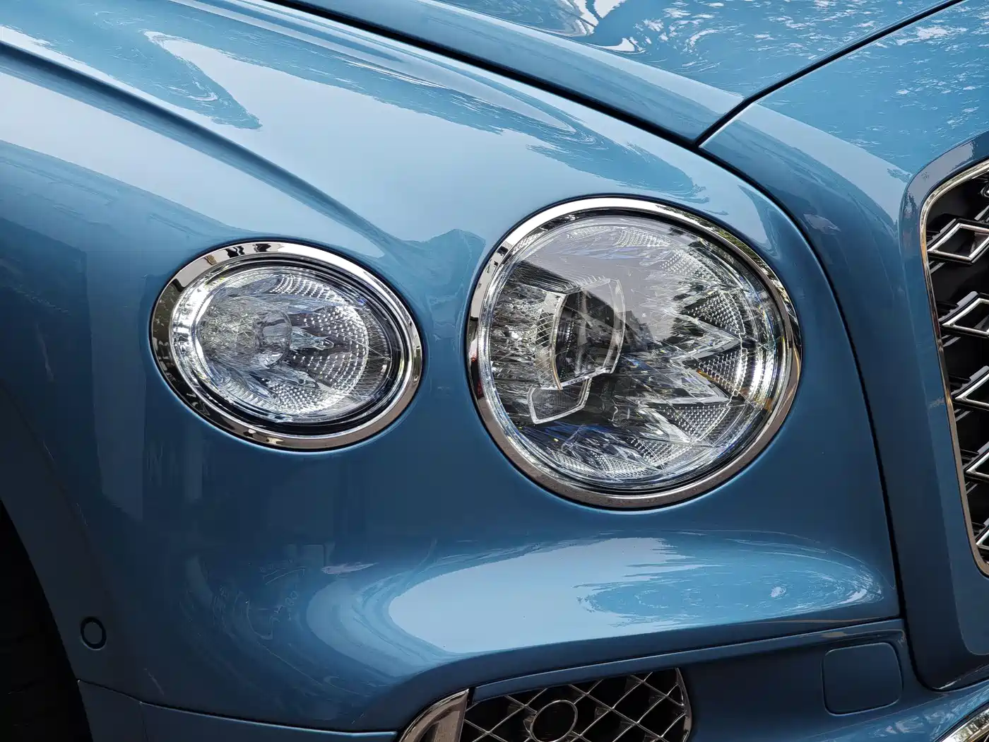 BENTLEY FLYING SPUR PLUG-IN HYBRID
