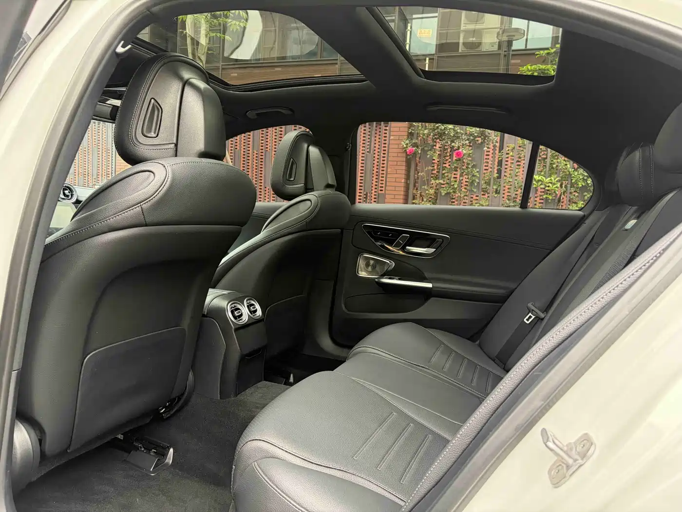 Mercedes-Benz C-Class 2024 C 260 L Night Edition Sport фото 14