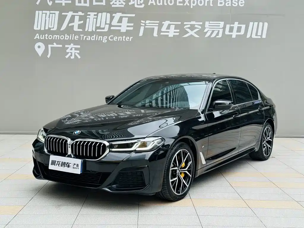 Фото 15 - BMW 5 Series