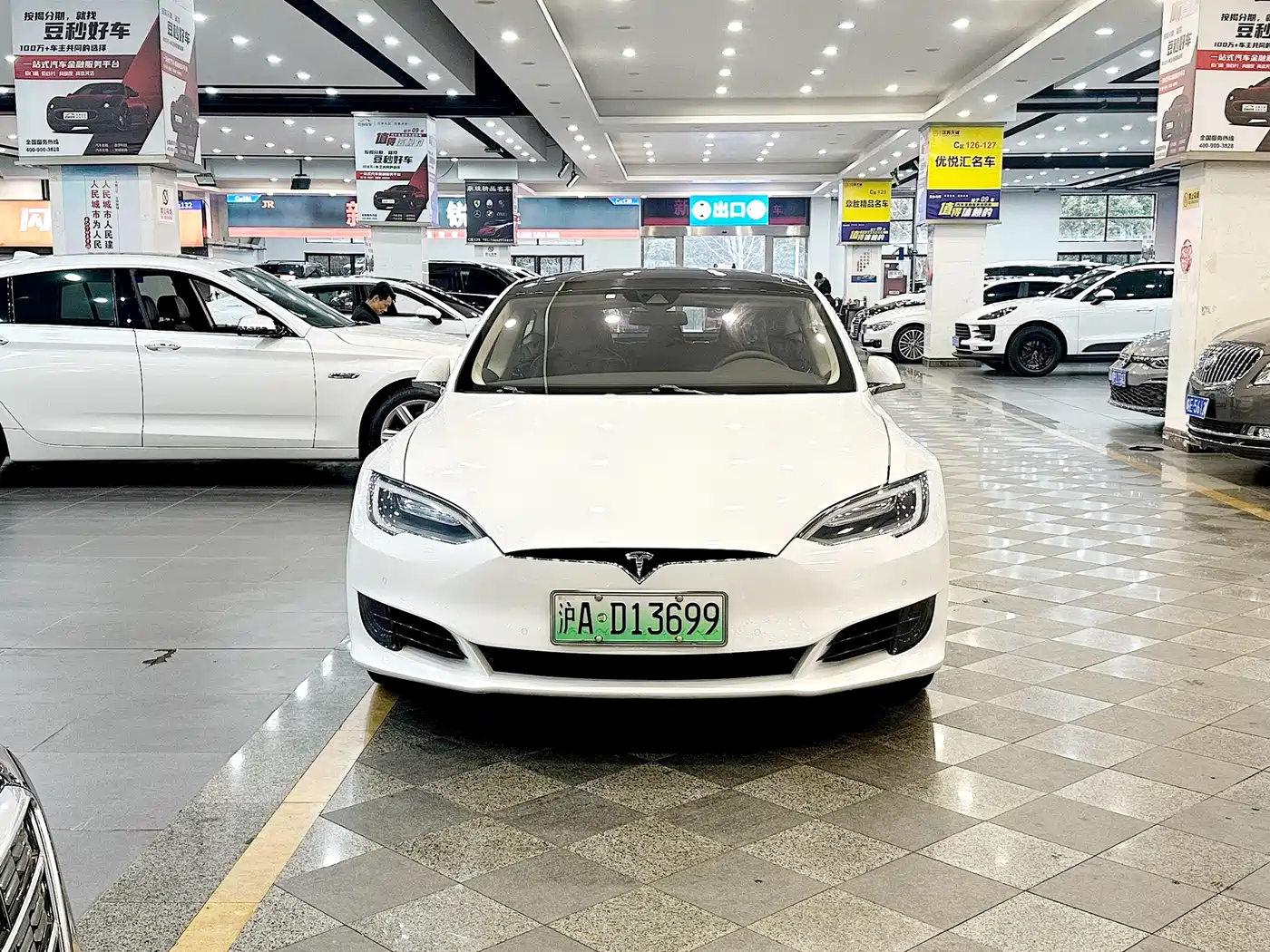 TESLA MODEL S