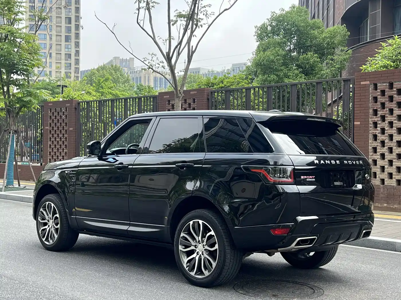 Land Rover Range Rover Sport 2016 Model 3.0 SC V6 HSE DYNAMIC фото 15