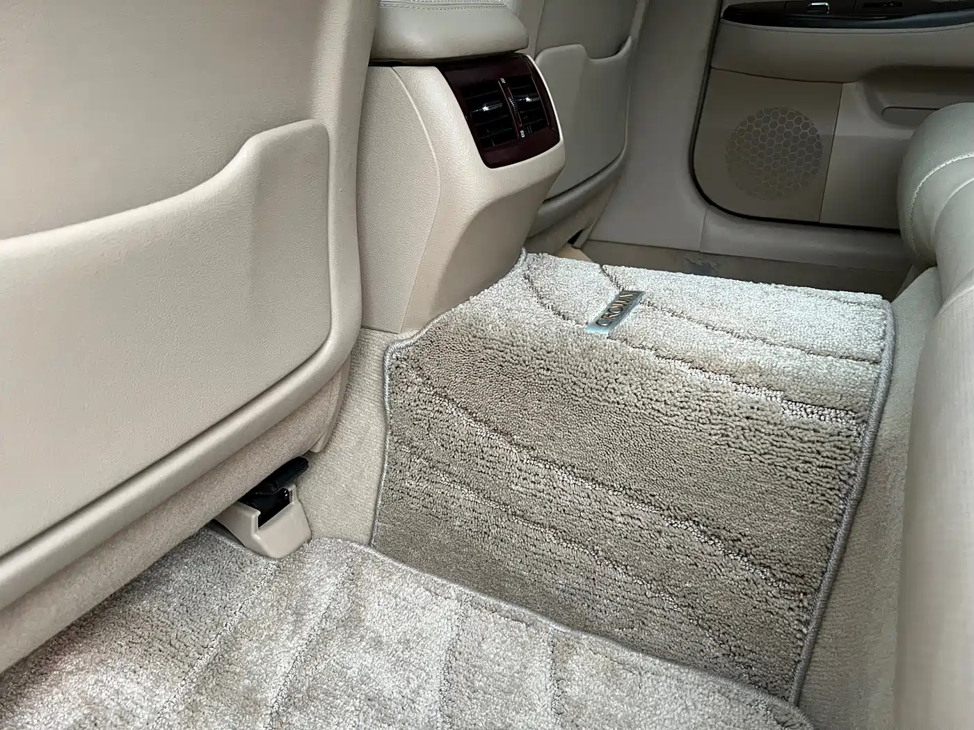 Toyota Crown 2010 2.5L Royal Leather Navigation Edition фото 28