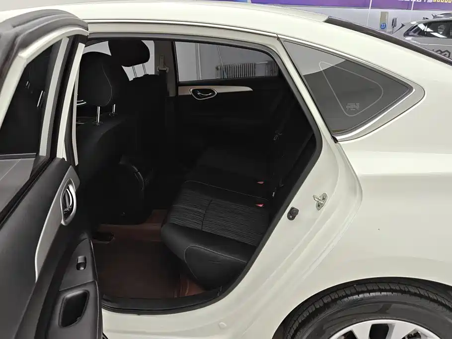 Nissan SYLPHY, миниатюра 11
