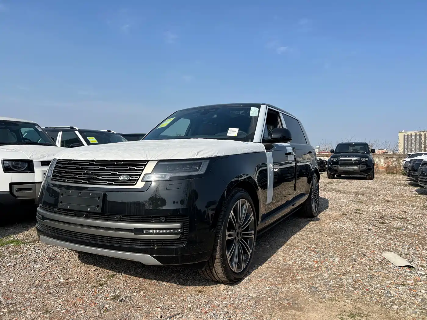 Land Rover Range Rover 2026 Model 3.0 L6 400PS SE Long Wheelbase Version