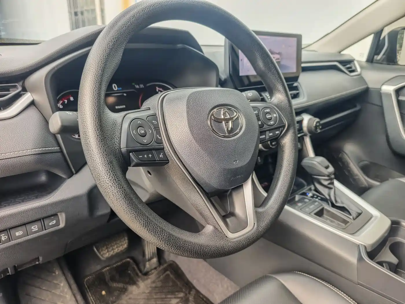 Toyota RAV4 Rongfang 2024 2.0L CVT FWD Style Edition фото 13