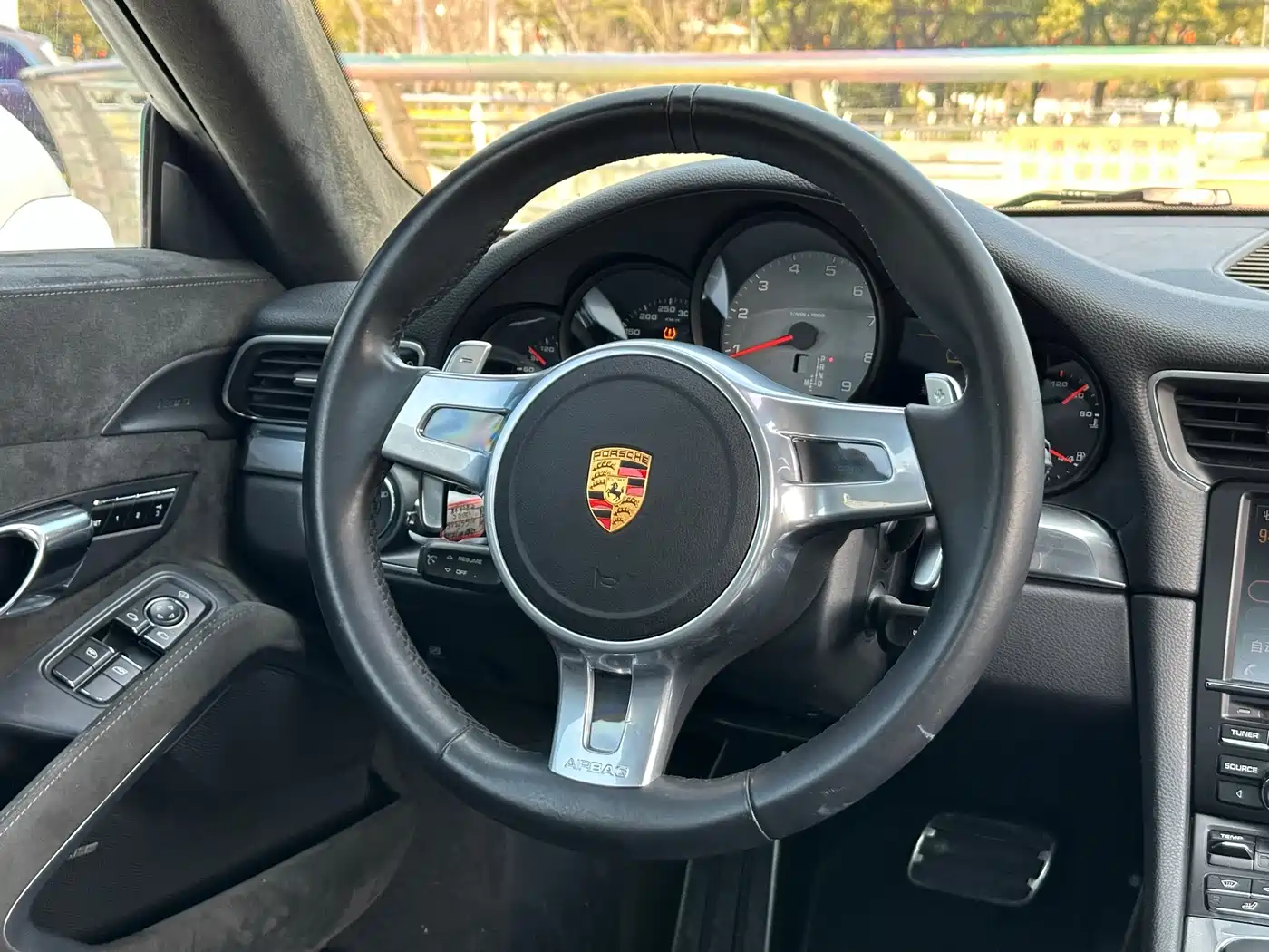 Porsche 911 2012 Carrera S 3.8L фото 21