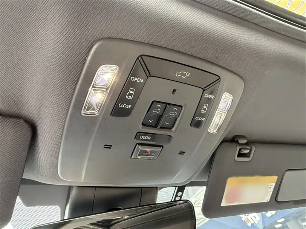 Toyota Sienna 2023 2.5L Hybrid Premium Edition фото 14
