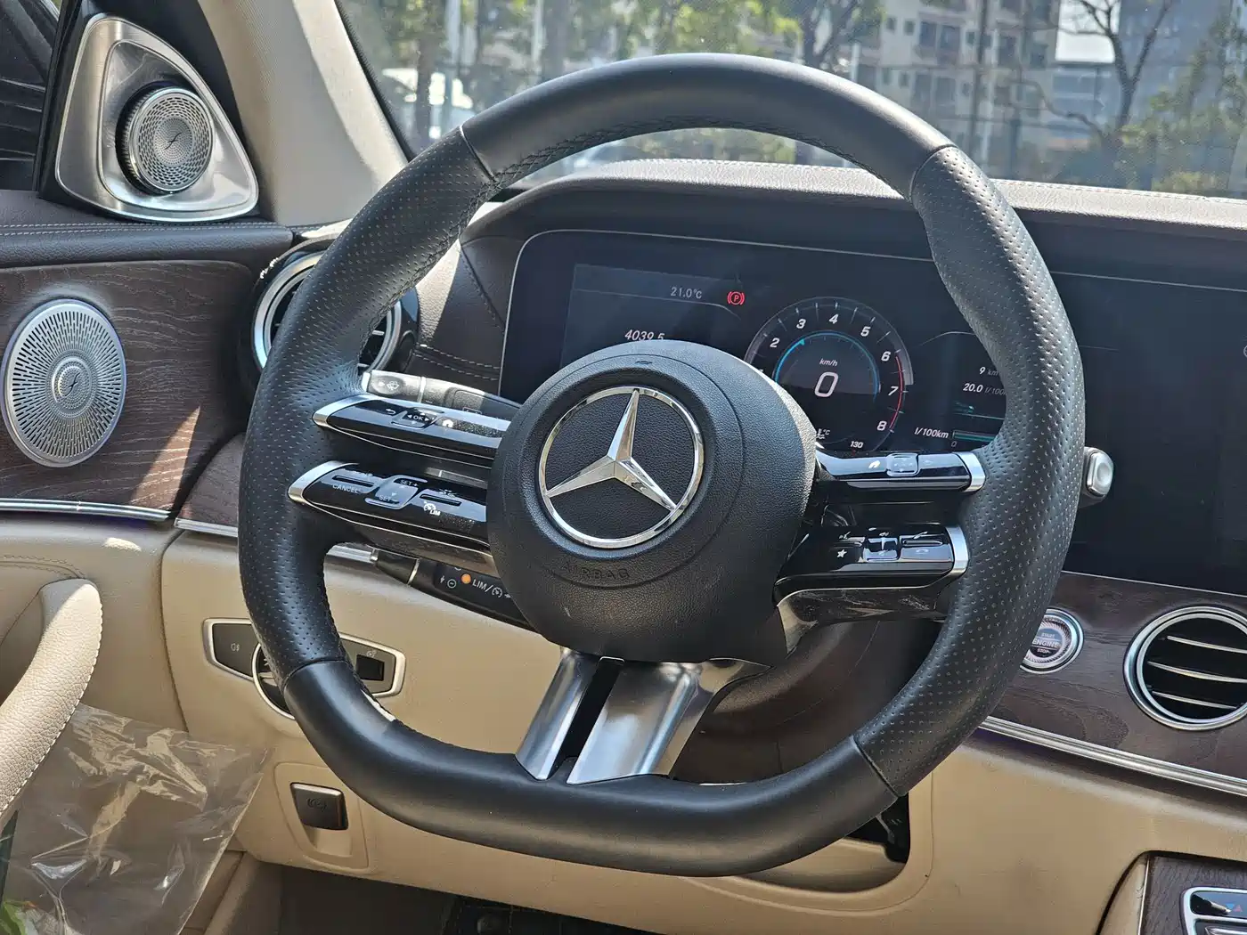 Mercedes-Benz E-Class 2017 E 300 L Luxury фото 14
