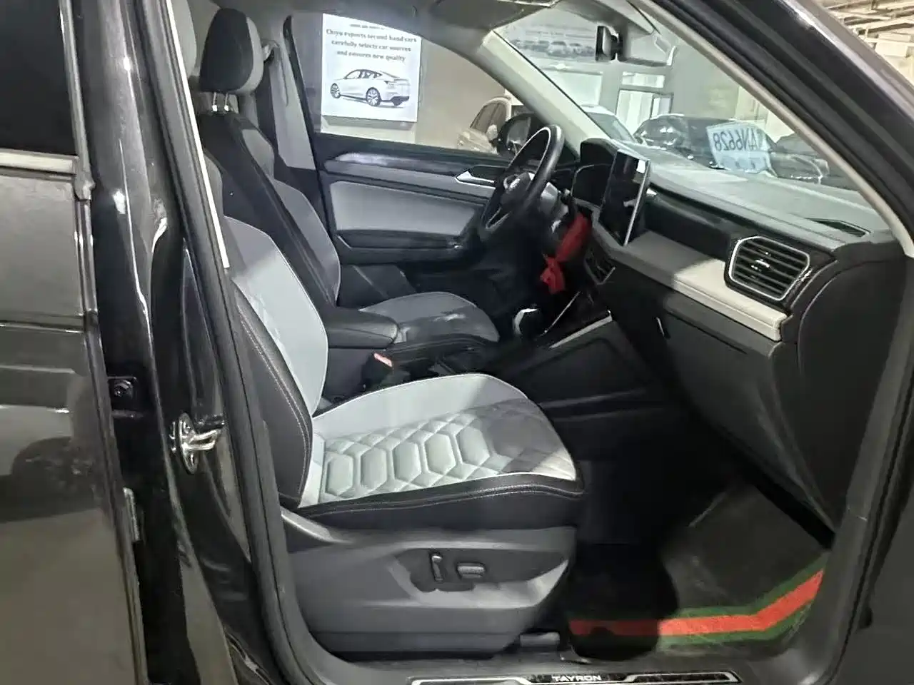 Volkswagen Tayron 2022 280TSI 2WD Luxury Smart Connect Edition фото 15