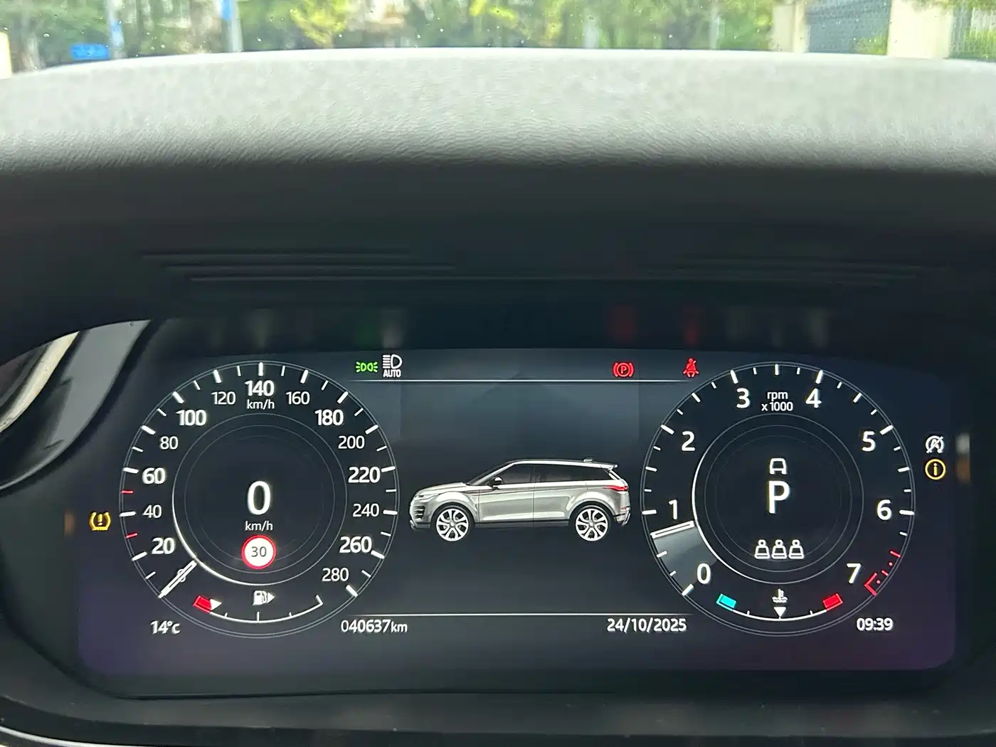 Land Rover Range Rover Evoque 2022 Range Rover Evoque L 249PS R-Dynamic Luxury Edition фото 19