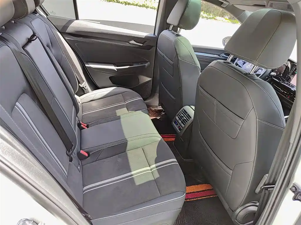 Volkswagen Golf 2021 280TSI DSG R-Line фото 11