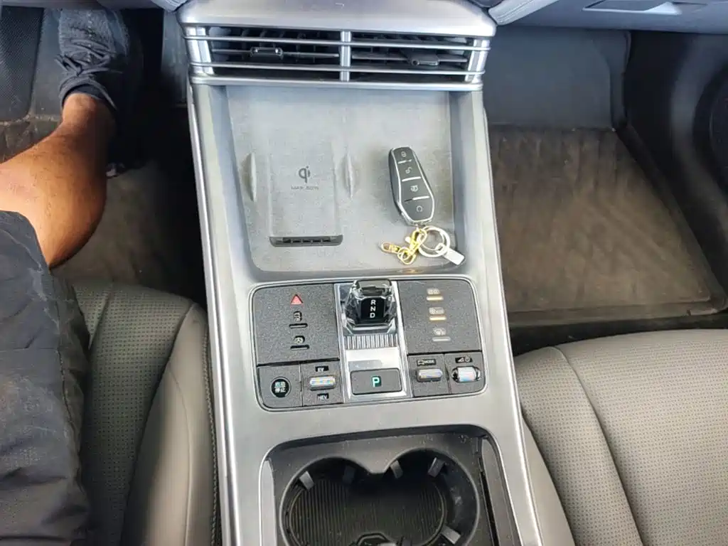 BYD Seal 2024 2024 Glory Edition DM-i 1.5L 121km Luxury