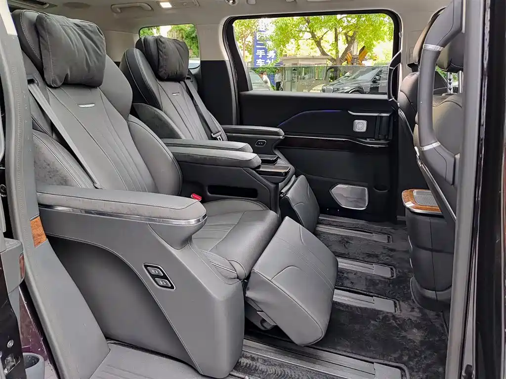 Hongqi HQ9 PHEV 2024 Model 2.0T AWD Luxury Edition фото 11