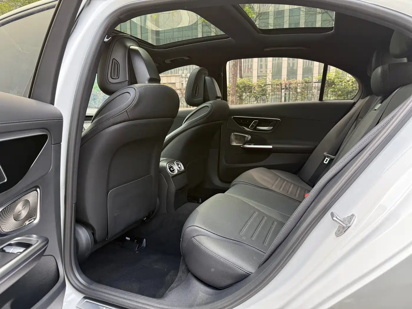 Mercedes-Benz C-Class 2023 Facelift C 260 L Night Sport Edition фото 17