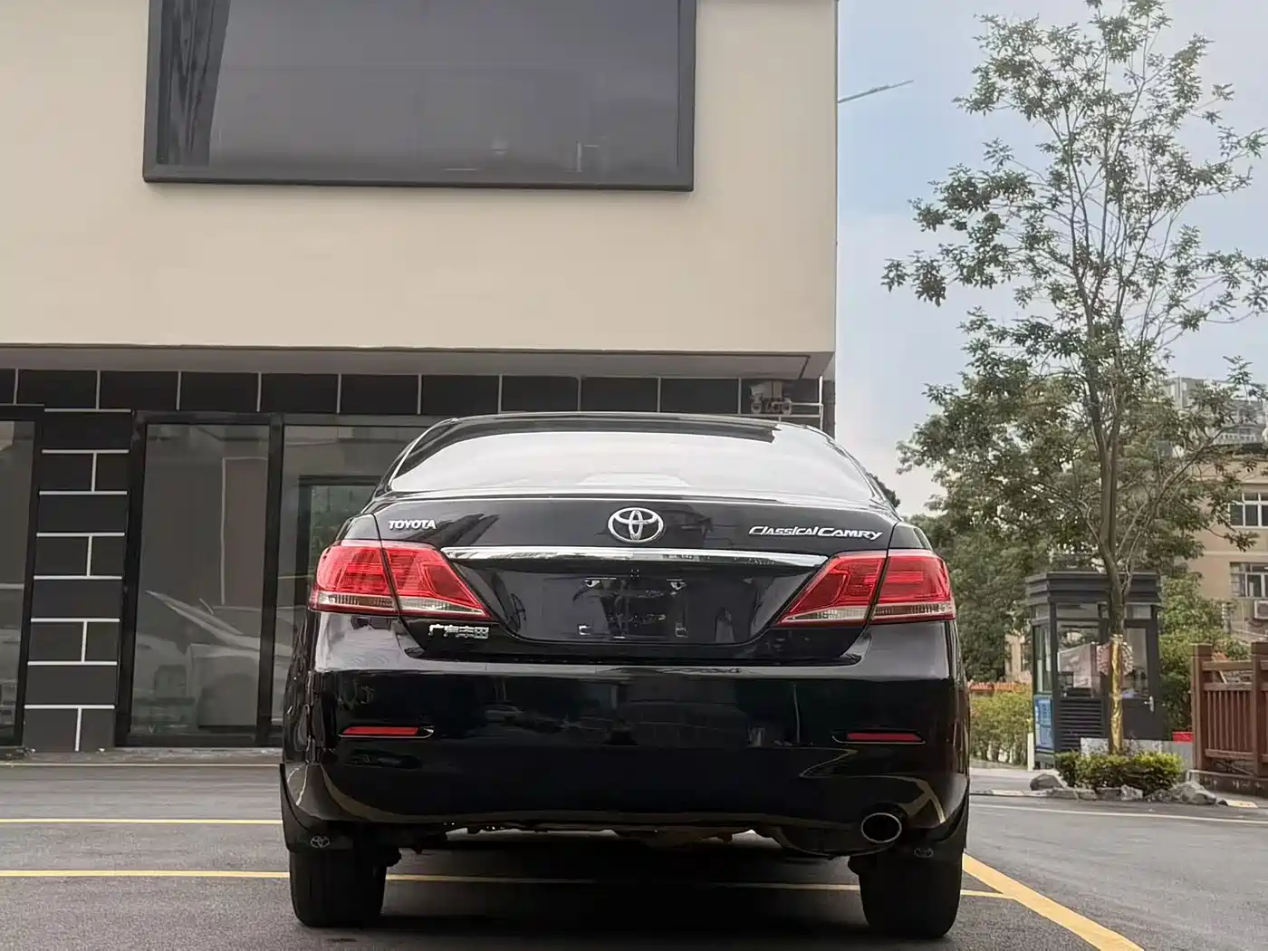 Photo 6 - Toyota Camry