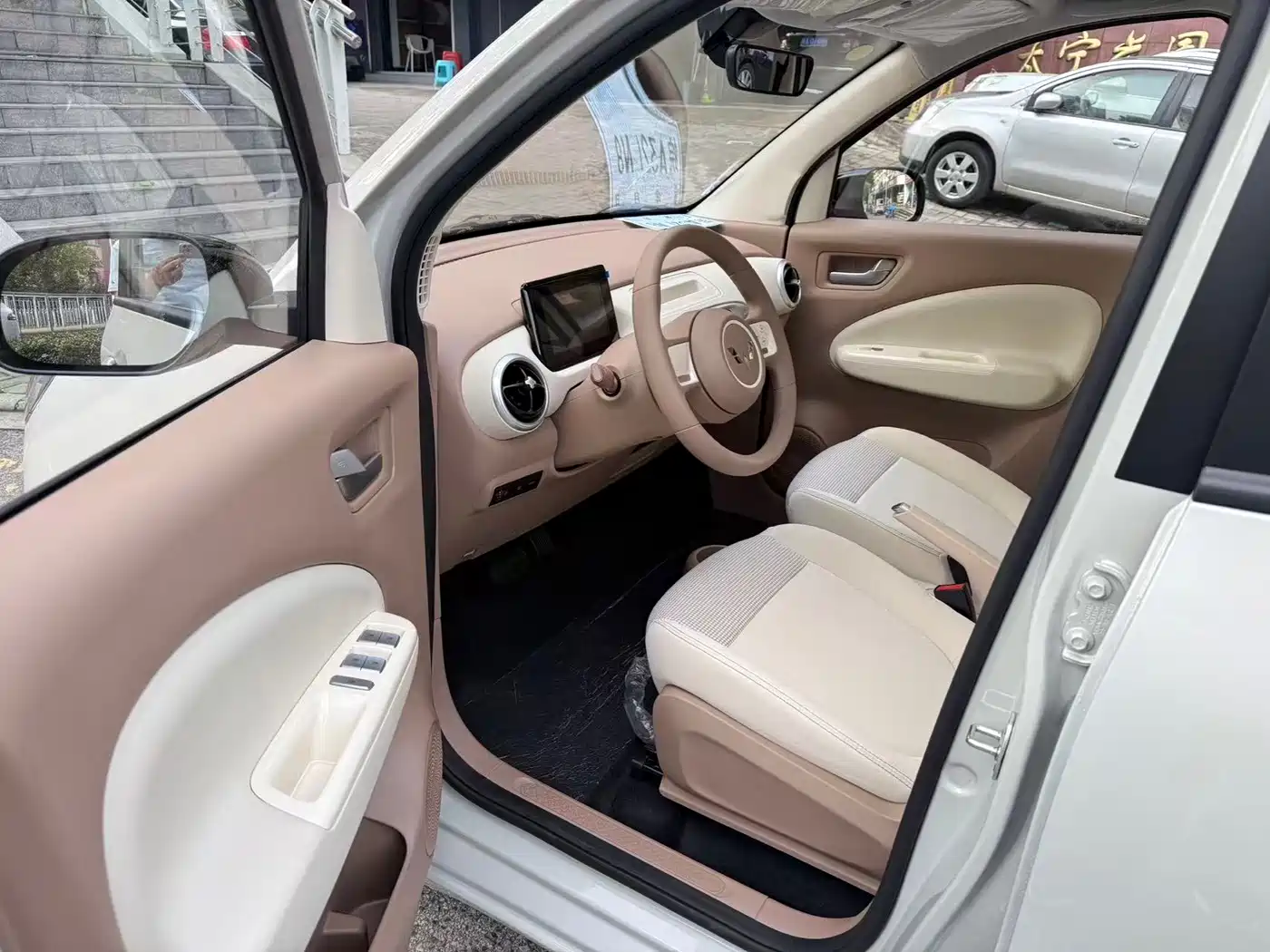 Wuling Motors Hongguang MINIEV 2026 2025 4-Door Advanced