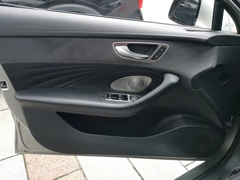Roewe D7 2023 2023 DMH 125km Flagship Edition