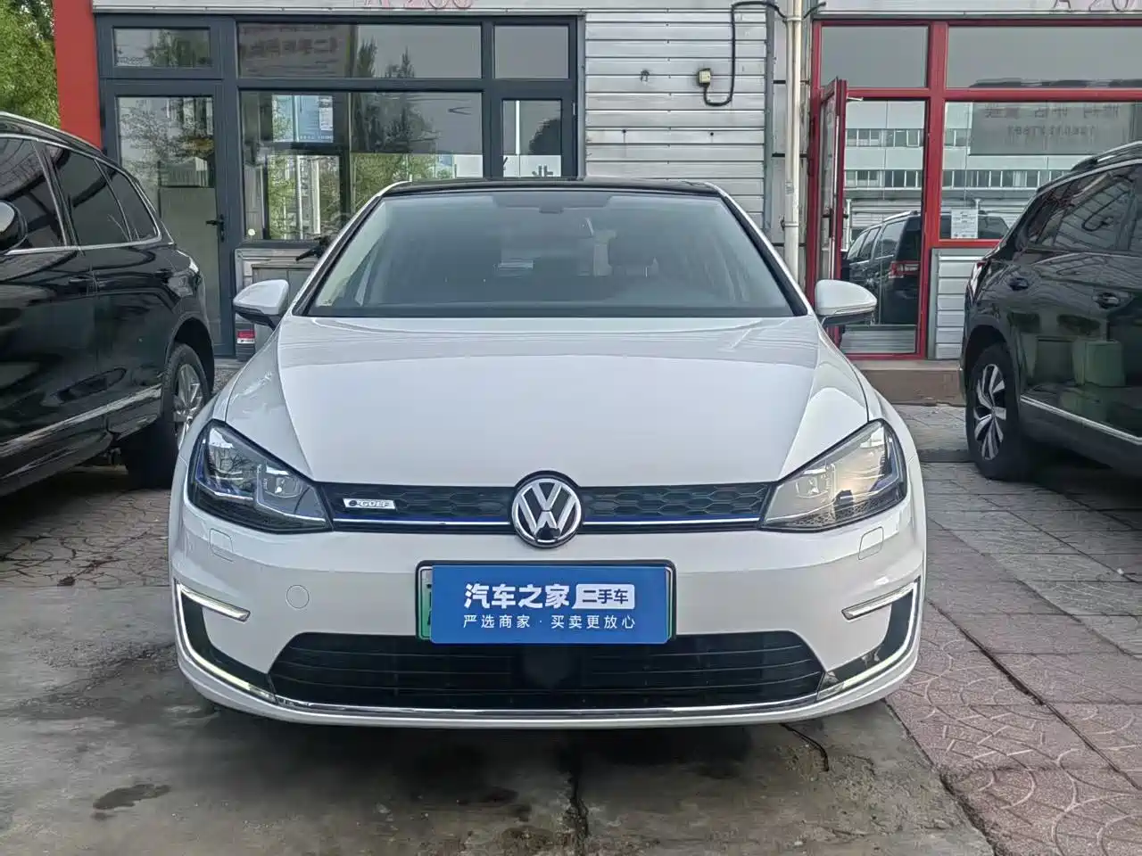 VOLKSWAGEN GOLF*PURE ELECTRICITY