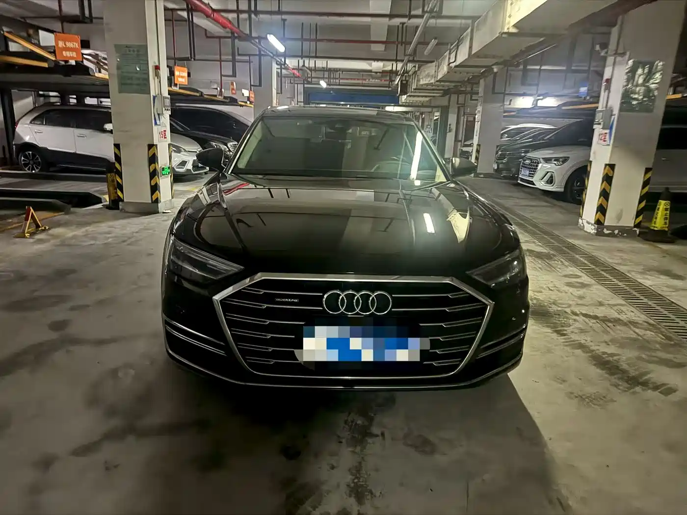 Фото 2 - Audi A8