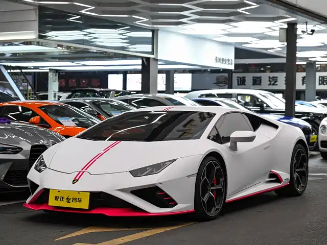 LAMBORGHINI HURACÁN